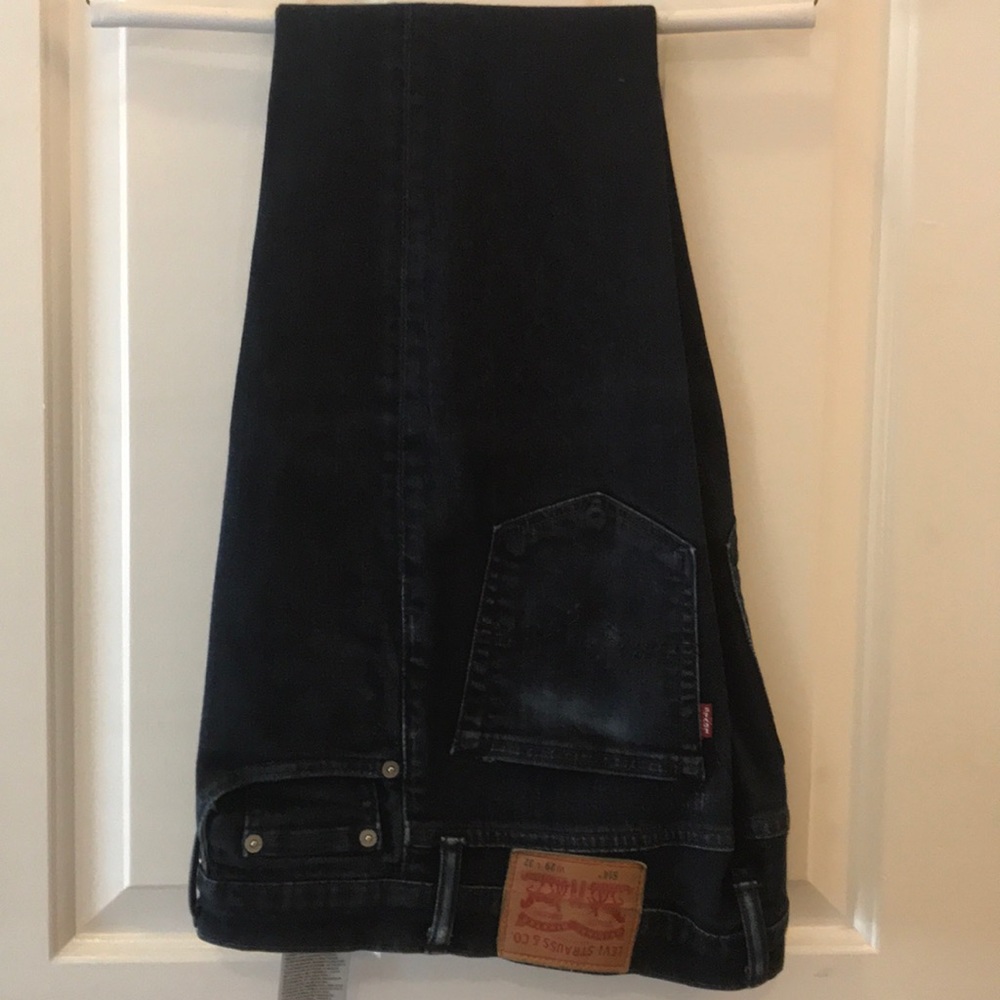 Dark blue Levi’s 514 29 waist